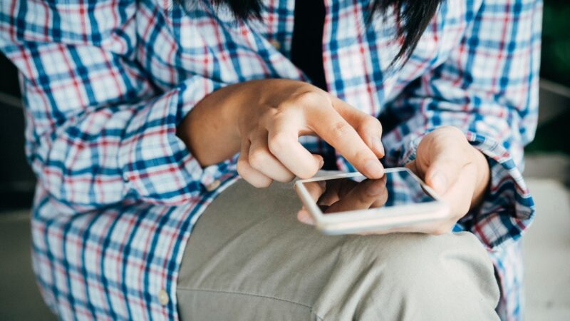 Jak zoptymalizować bezpieczeństwo dzieci na iPhone’ie?